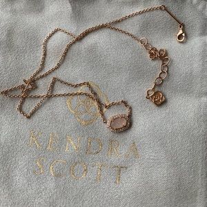 BRAND NEW Kendra Scott pendant necklace-rose gold